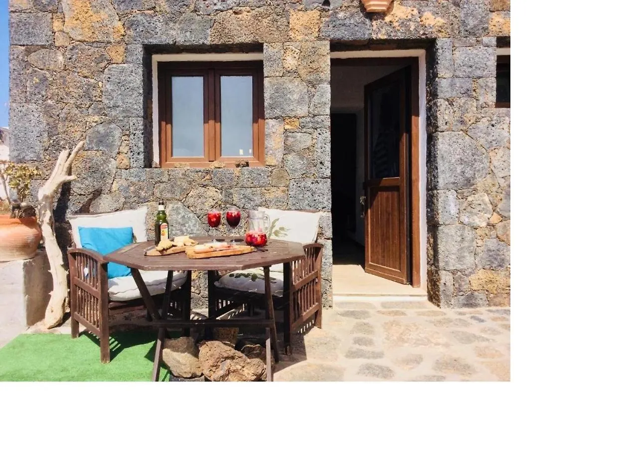 Lovely Cottage La Oliva Spain
